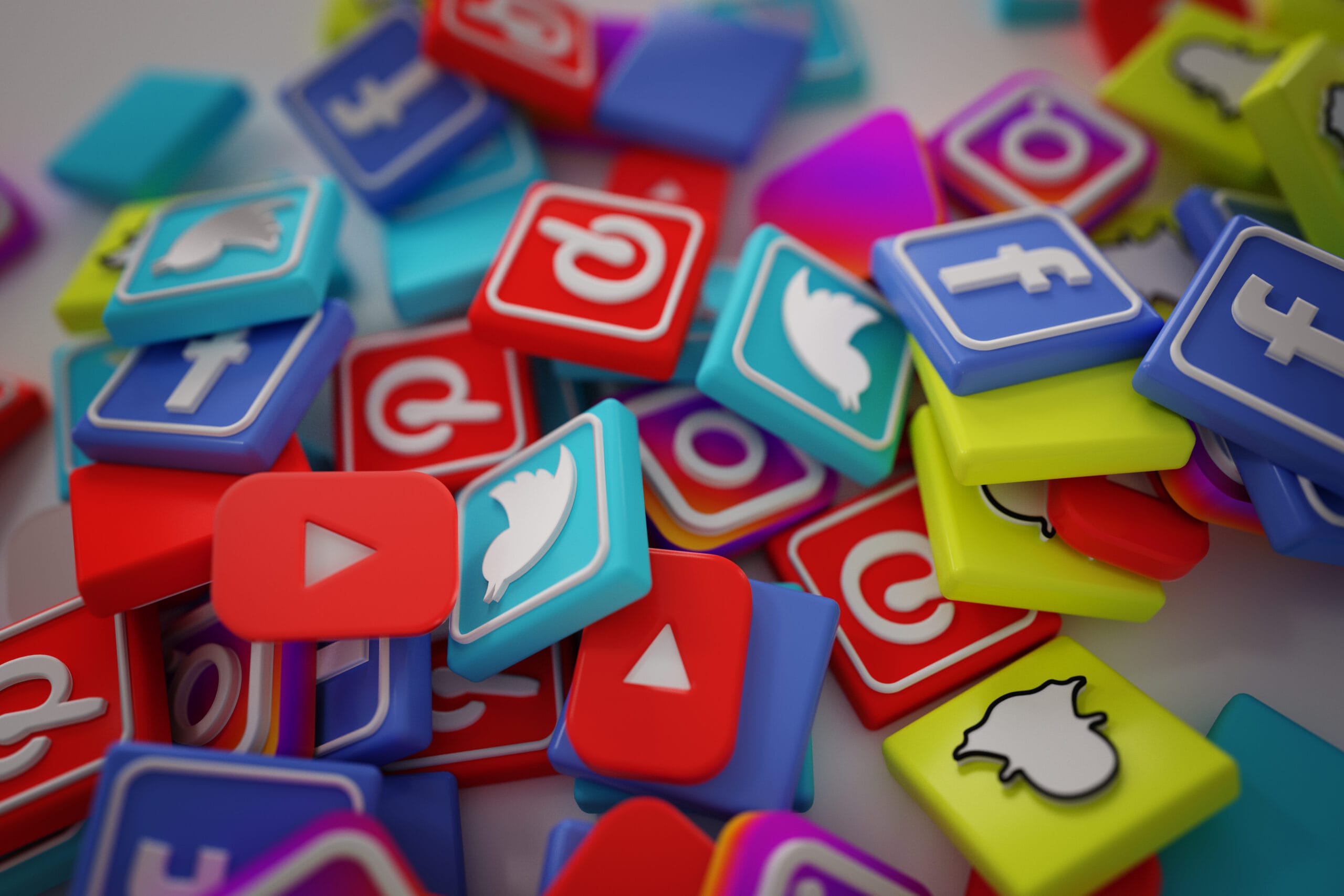 8 Warning Signs You're Using Social Media Wrong