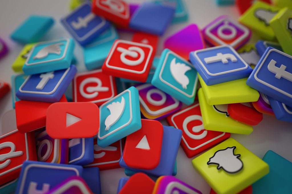 8 Warning Signs You're Using Social Media Wrong