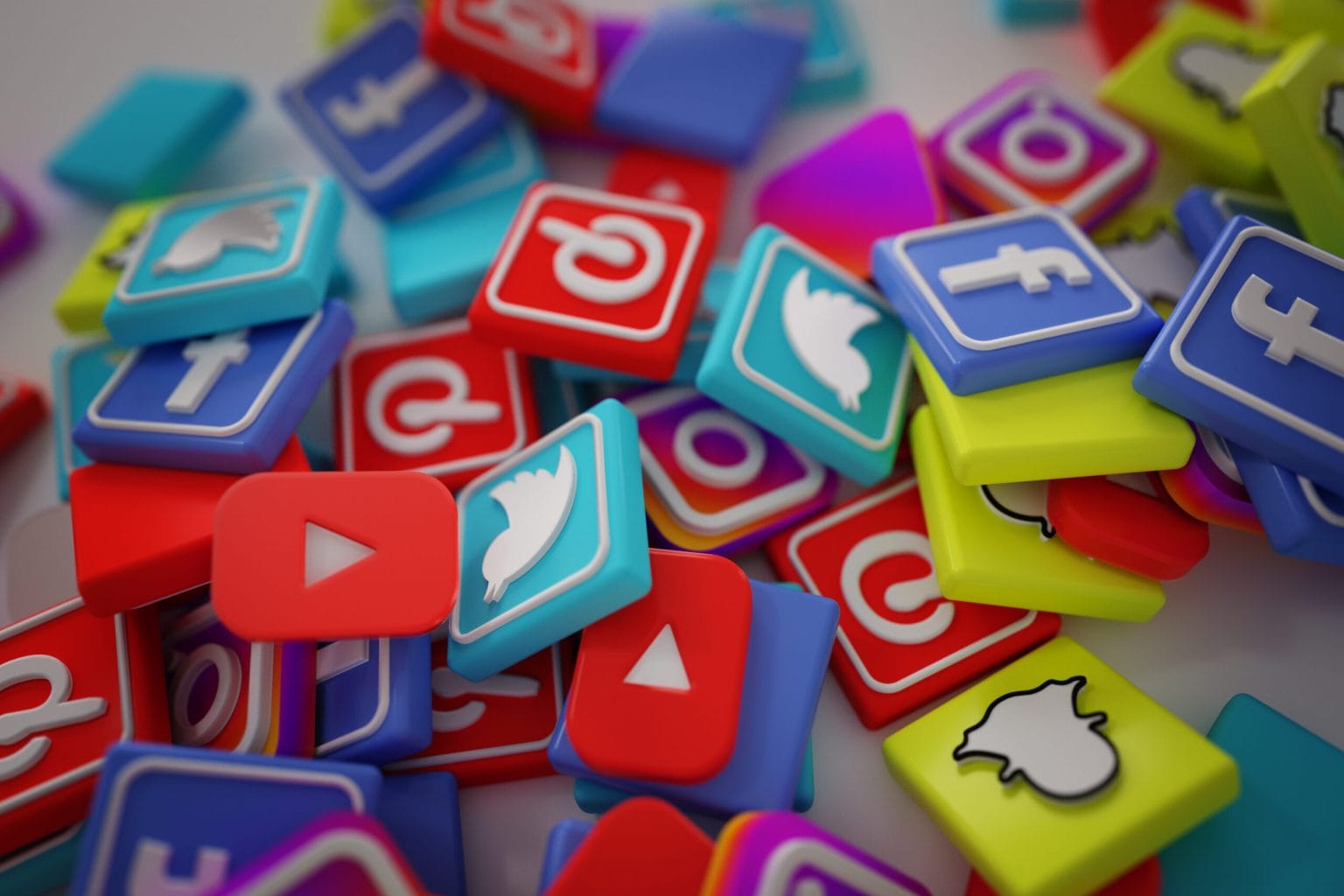 8 Warning Signs You're Using Social Media Wrong