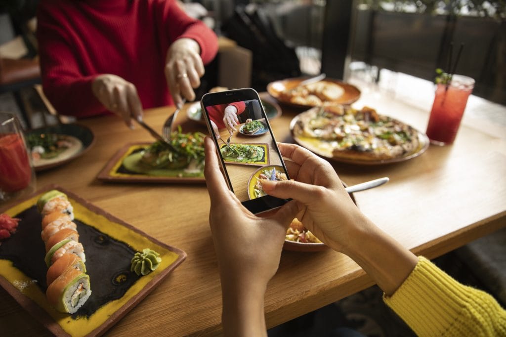 What Is Social Media Restaurant Marketing?